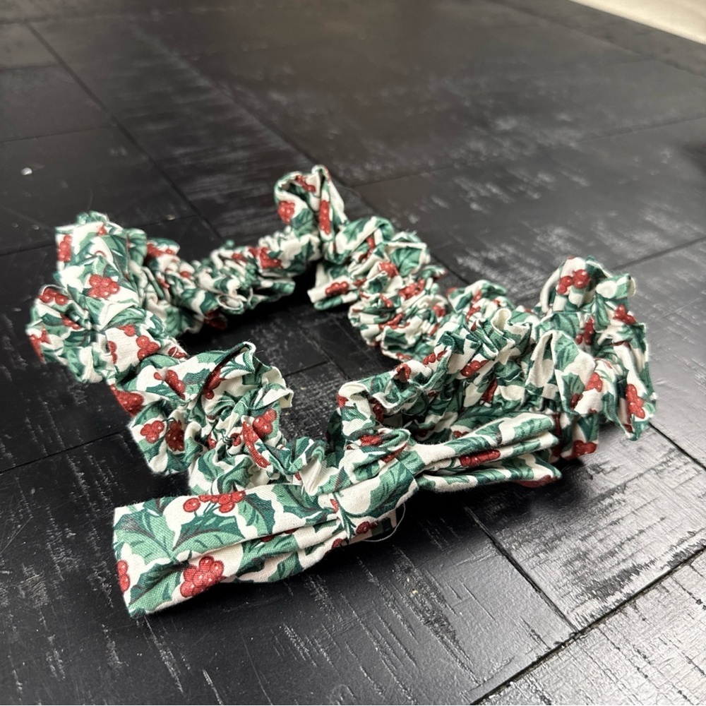 Longaberger Baskets Traditional Holly med Garter #261747 Christmas Decor Trim